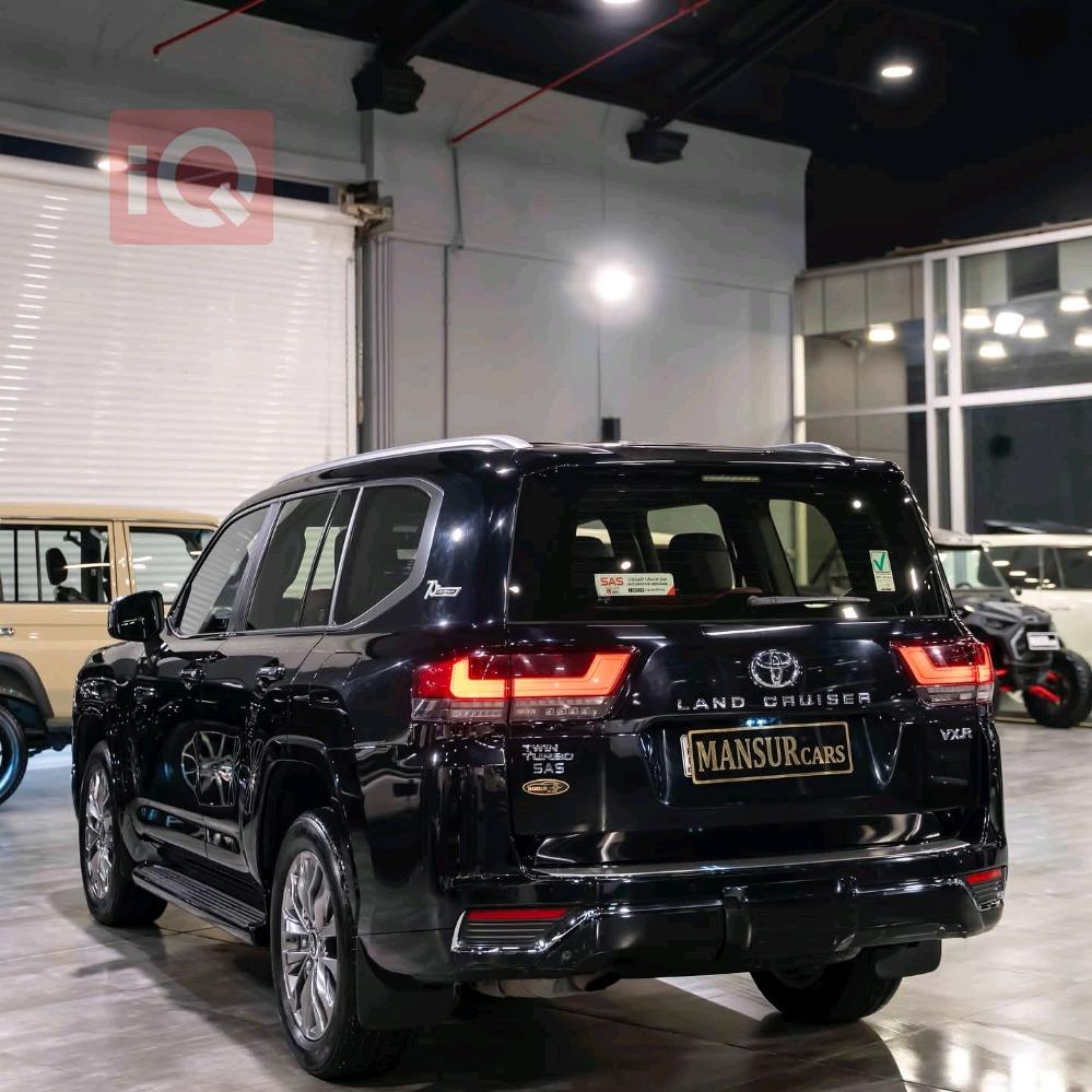 تۆیۆتا لاند کروزەر